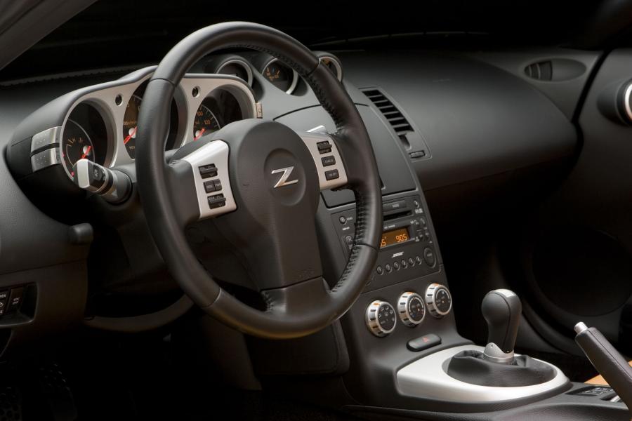  Nissan 350Z Roadster 2005 года  (фото 8 из 25)